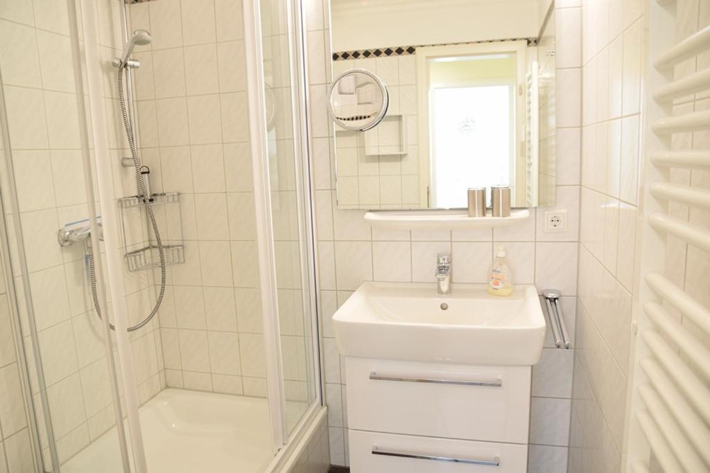 Kampstrasse 9, W2, Gb3 *